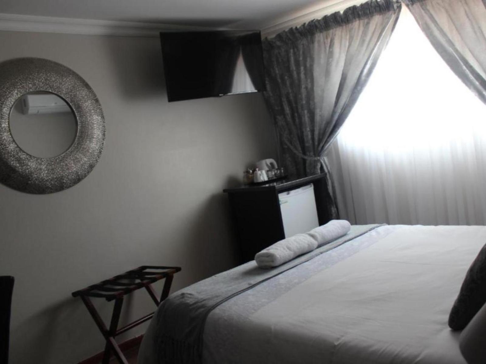 The Willow Tree Guesthouse Klerksdorp Ngoại thất bức ảnh