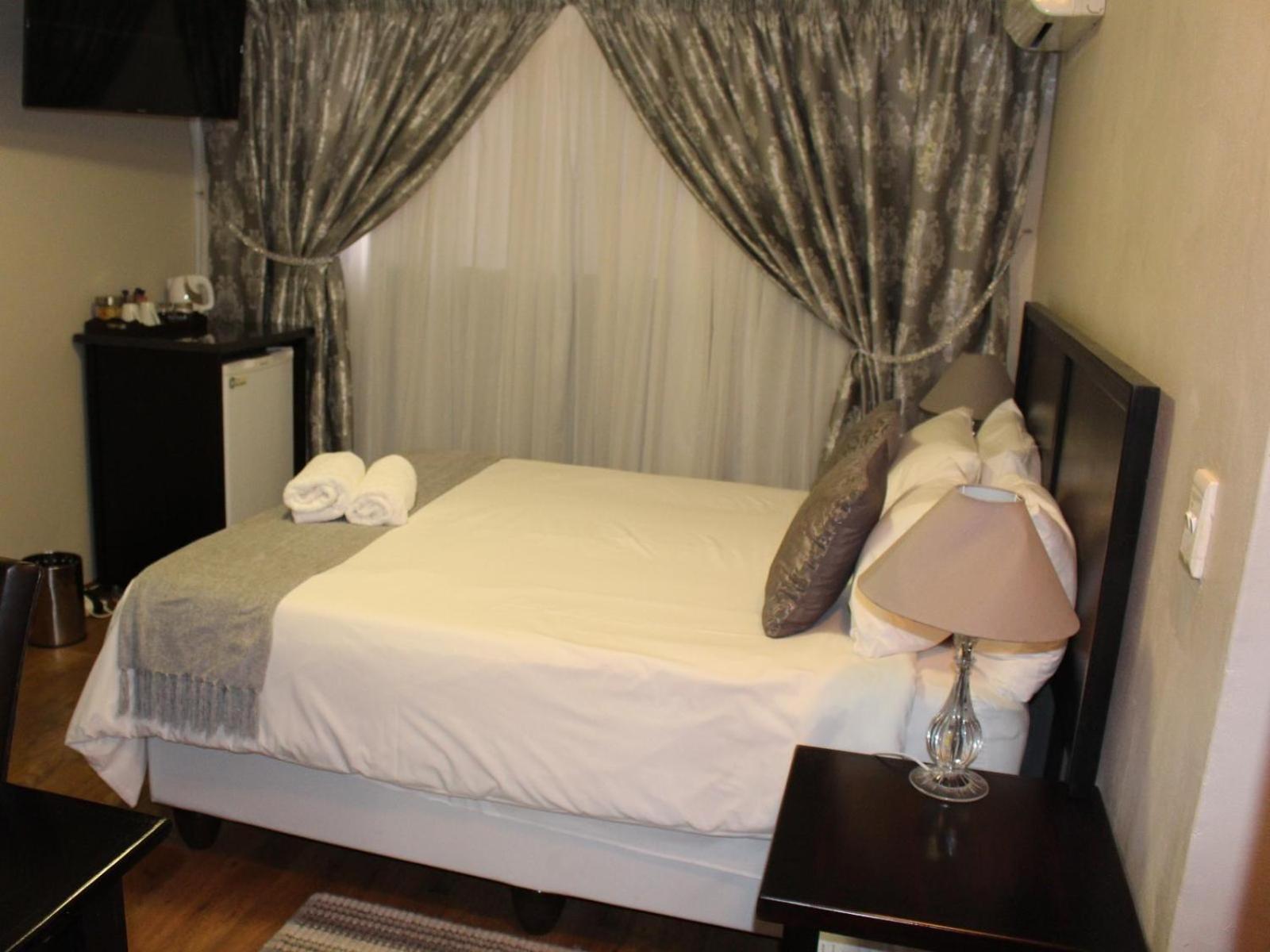 The Willow Tree Guesthouse Klerksdorp Ngoại thất bức ảnh