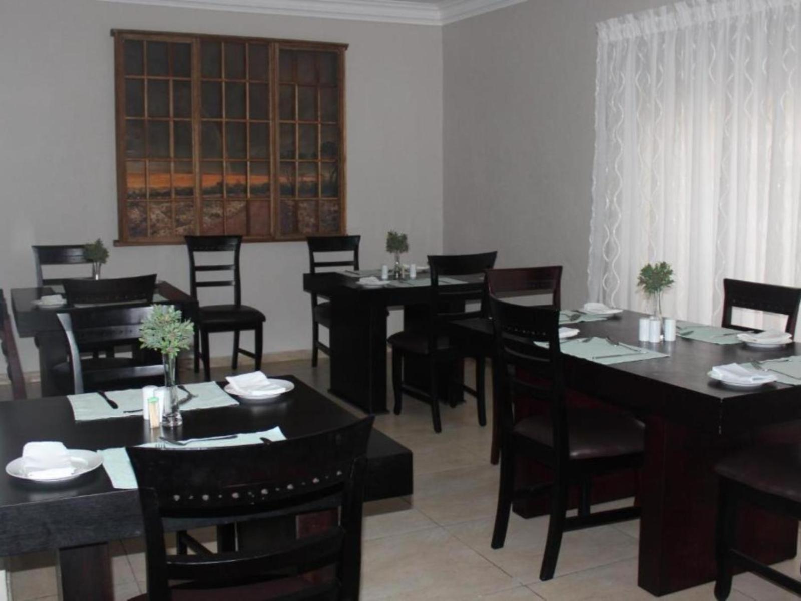 The Willow Tree Guesthouse Klerksdorp Ngoại thất bức ảnh